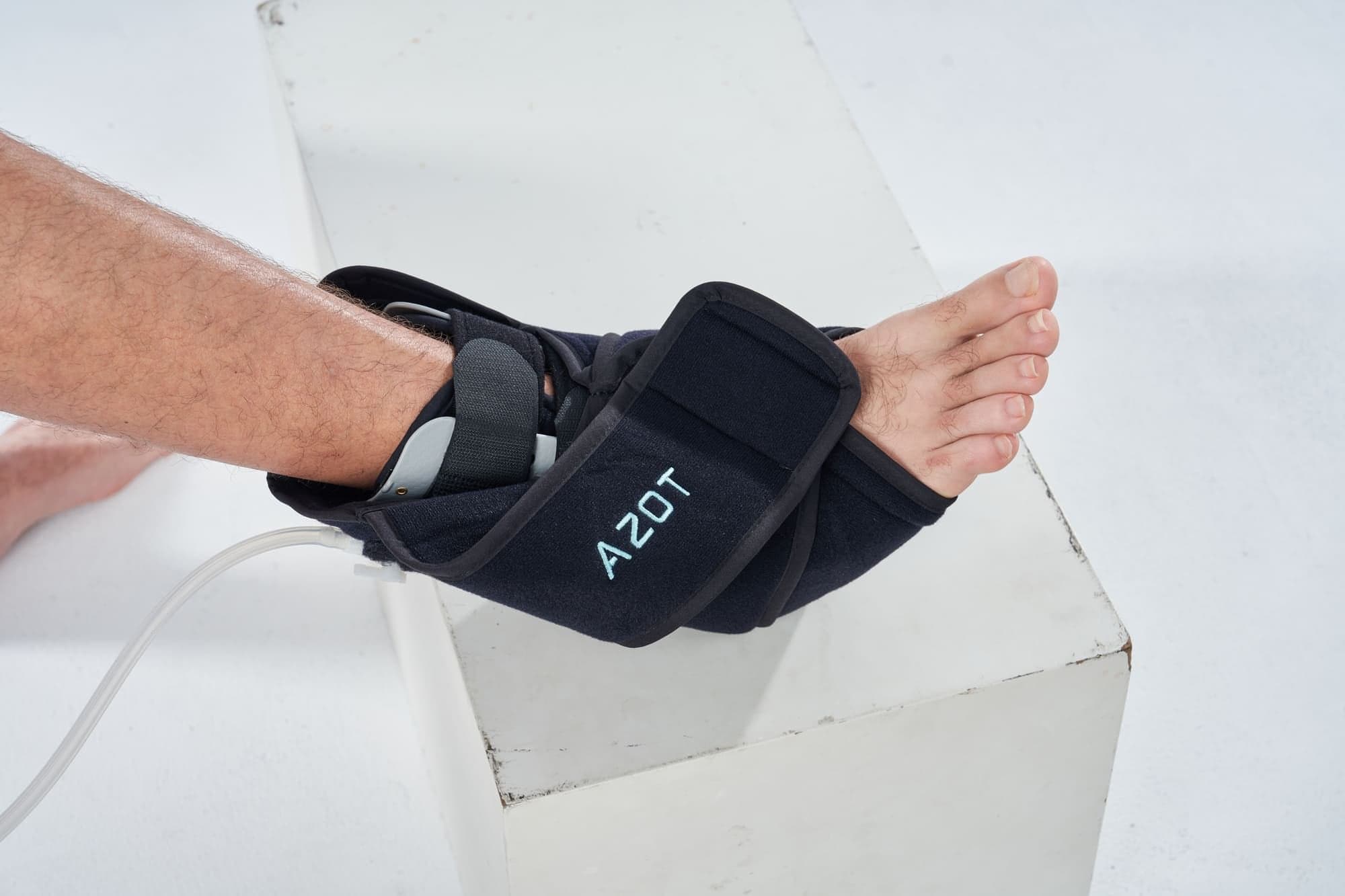 Cold Compression Ankle Wrap with Splint - Azot medical device image 1