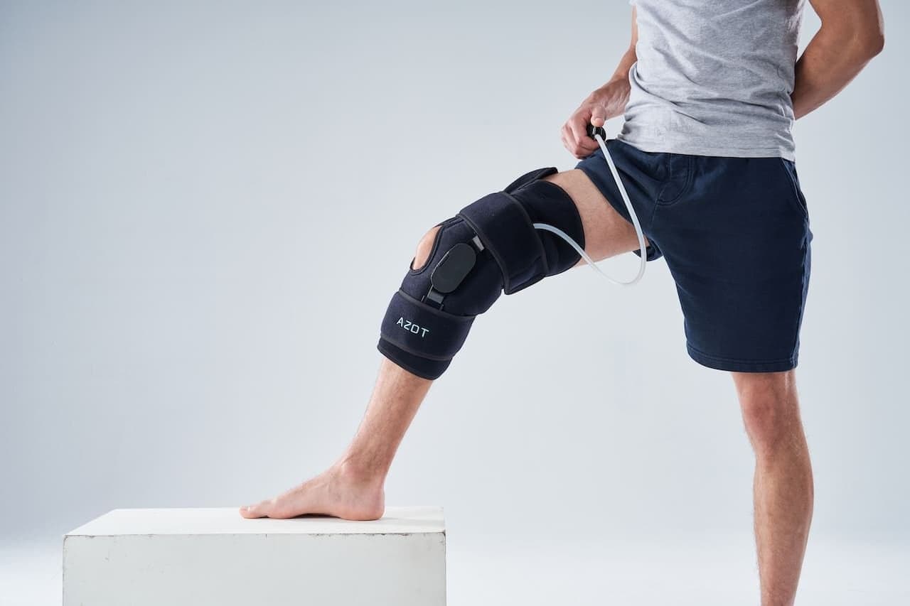 Cold Compression Knee with ROM Hinges - Azot medical device image 2