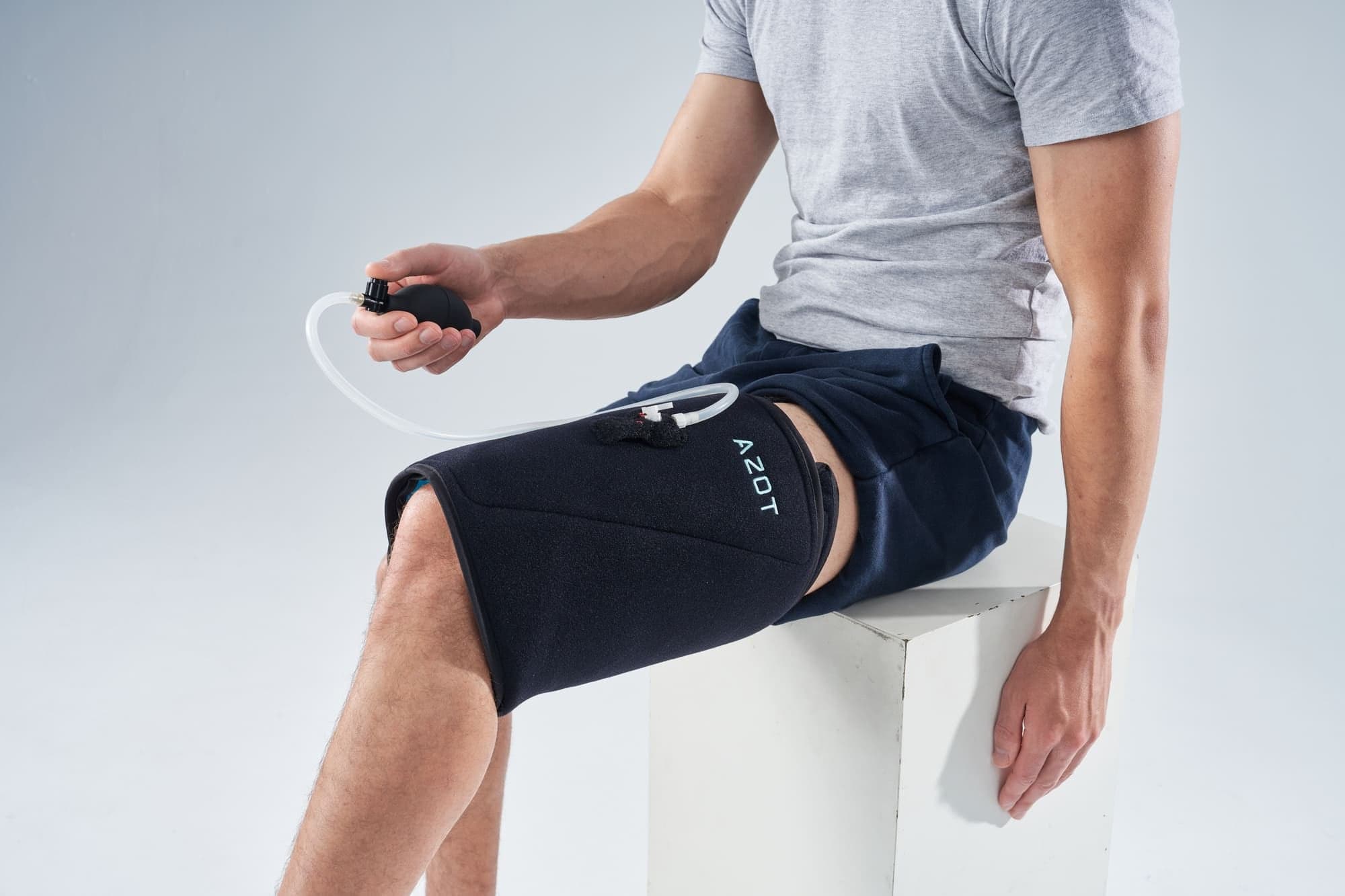 Cold Compression Thigh Wrap - Azot medical device image 2