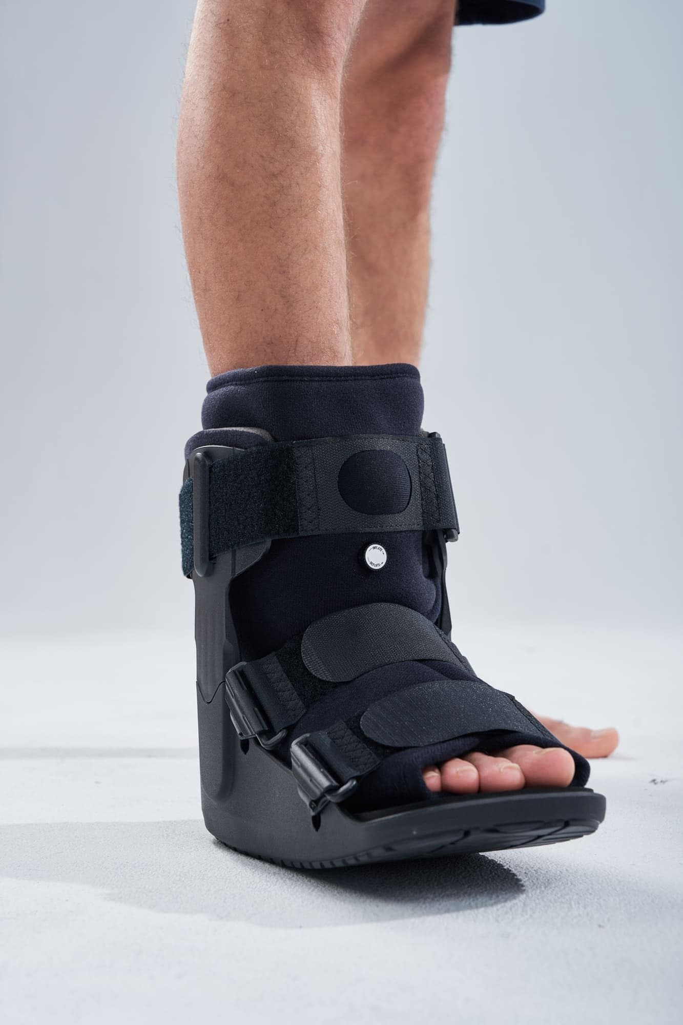 Lite Air Ankle Walker – Short - Azot medical device image 1